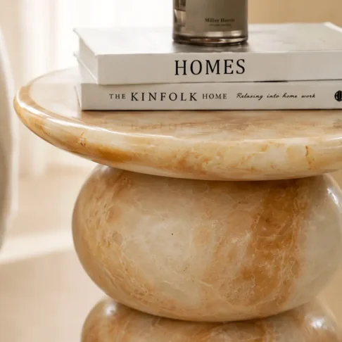 Раковины и мебель из оникса Honey Onyx — круглый приставной столик Фото 3